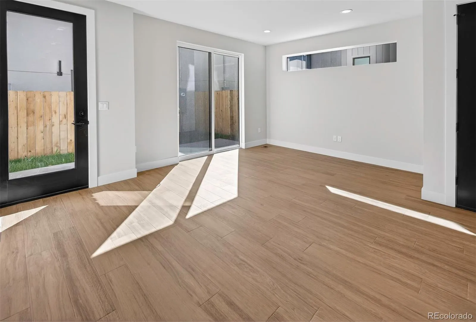 04212026232010 1600 4