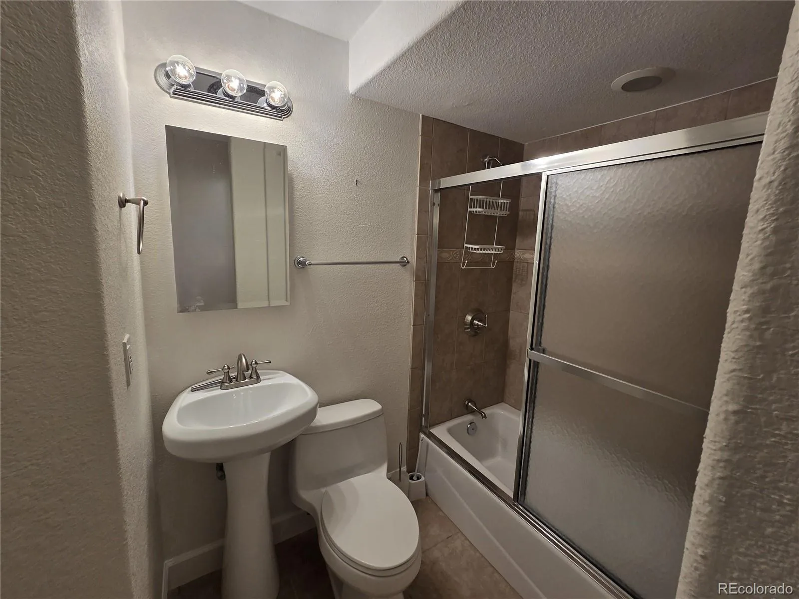 8094 Kline Court Arvada CO 80005 MLS #REC9377775 07032026181143 1600 14