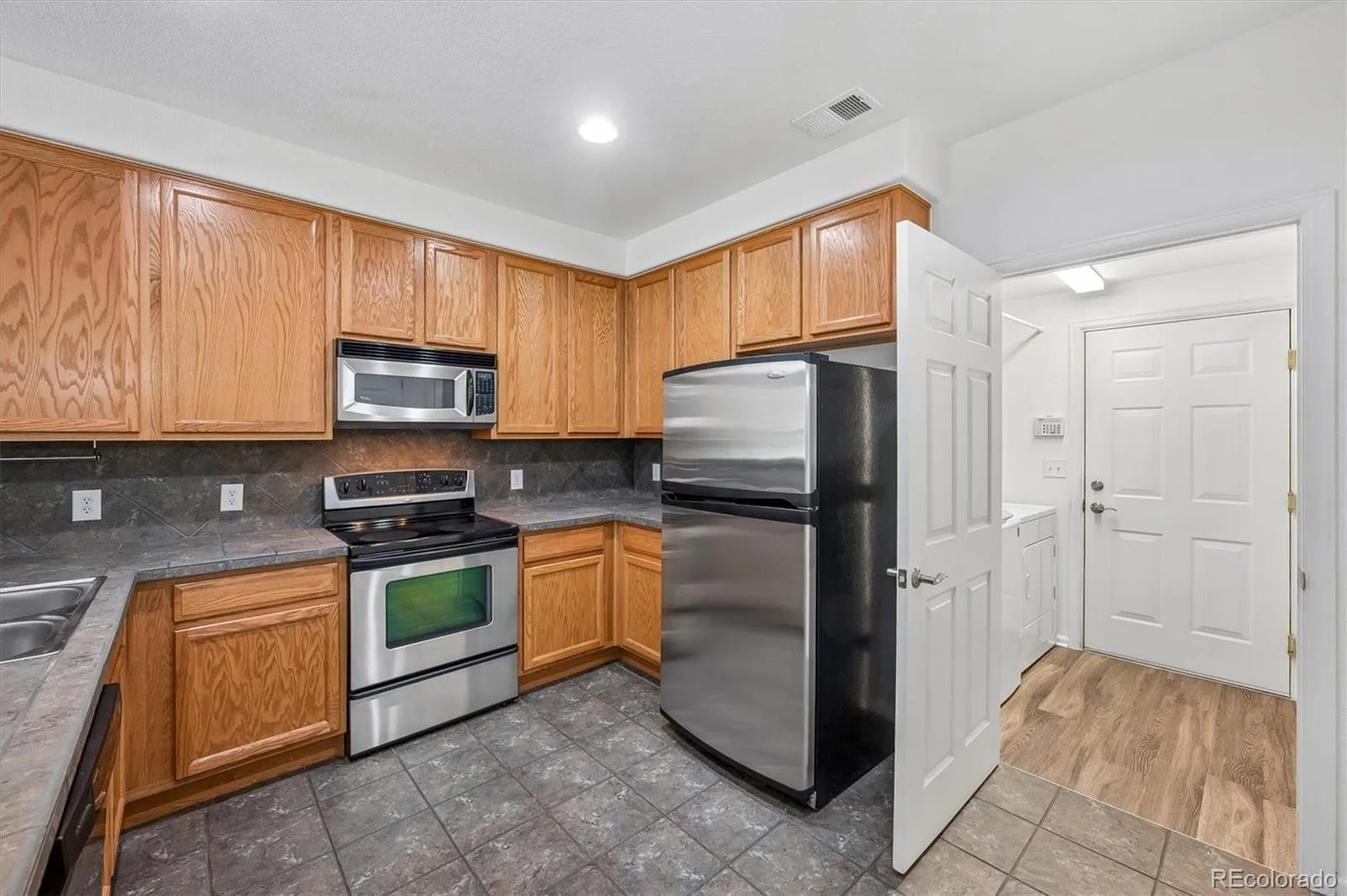 7777 E 23rd Avenue #1403 Denver CO 80238 | MLS #REC9381337 08202026212023 1600 8