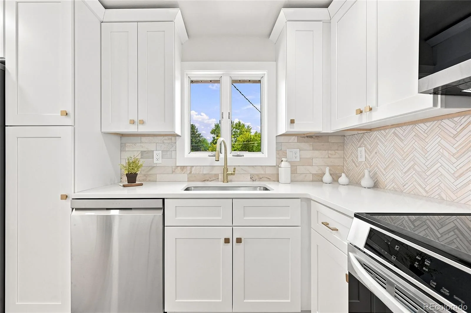 6794 S Ash Way Centennial CO 80122 | MLS #REC9381541 08162026233430 1600 10