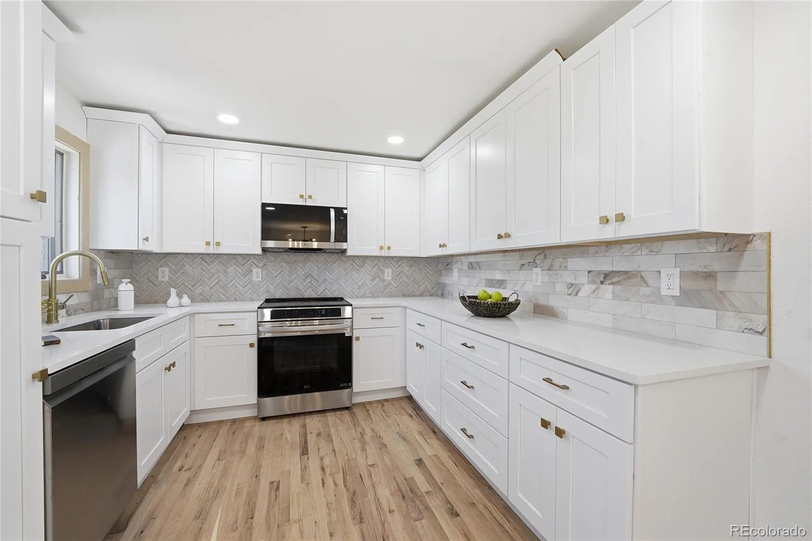 6794 S Ash Way Centennial CO 80122 | MLS #REC9381541 08162026233430 1600 12