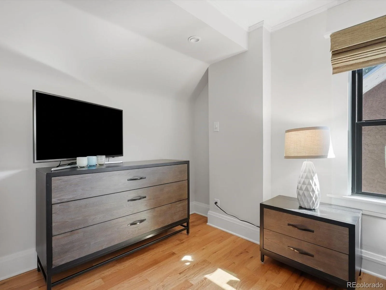 2307 Grape Street Denver CO 80207 | MLS #REC9381856 10152026015957 1600 29