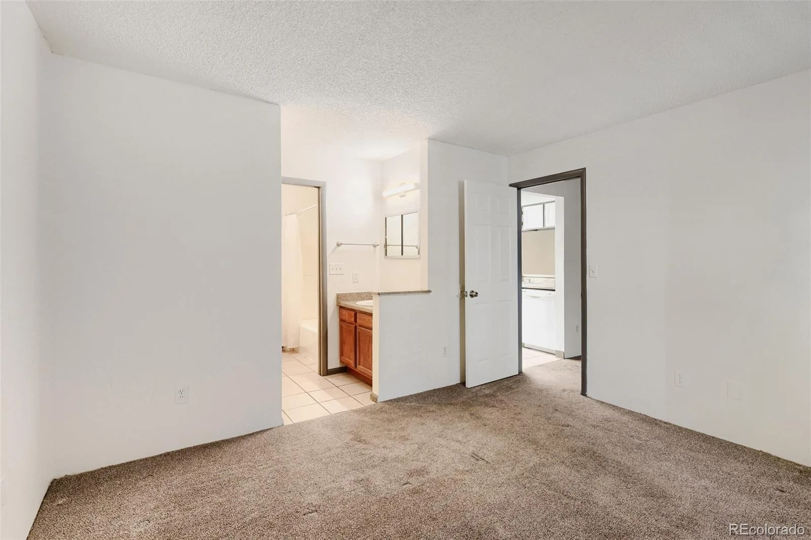 8378 S Upham Way #B106 Littleton CO 80128 | MLS #REC9384851 07302026151736 1600 13