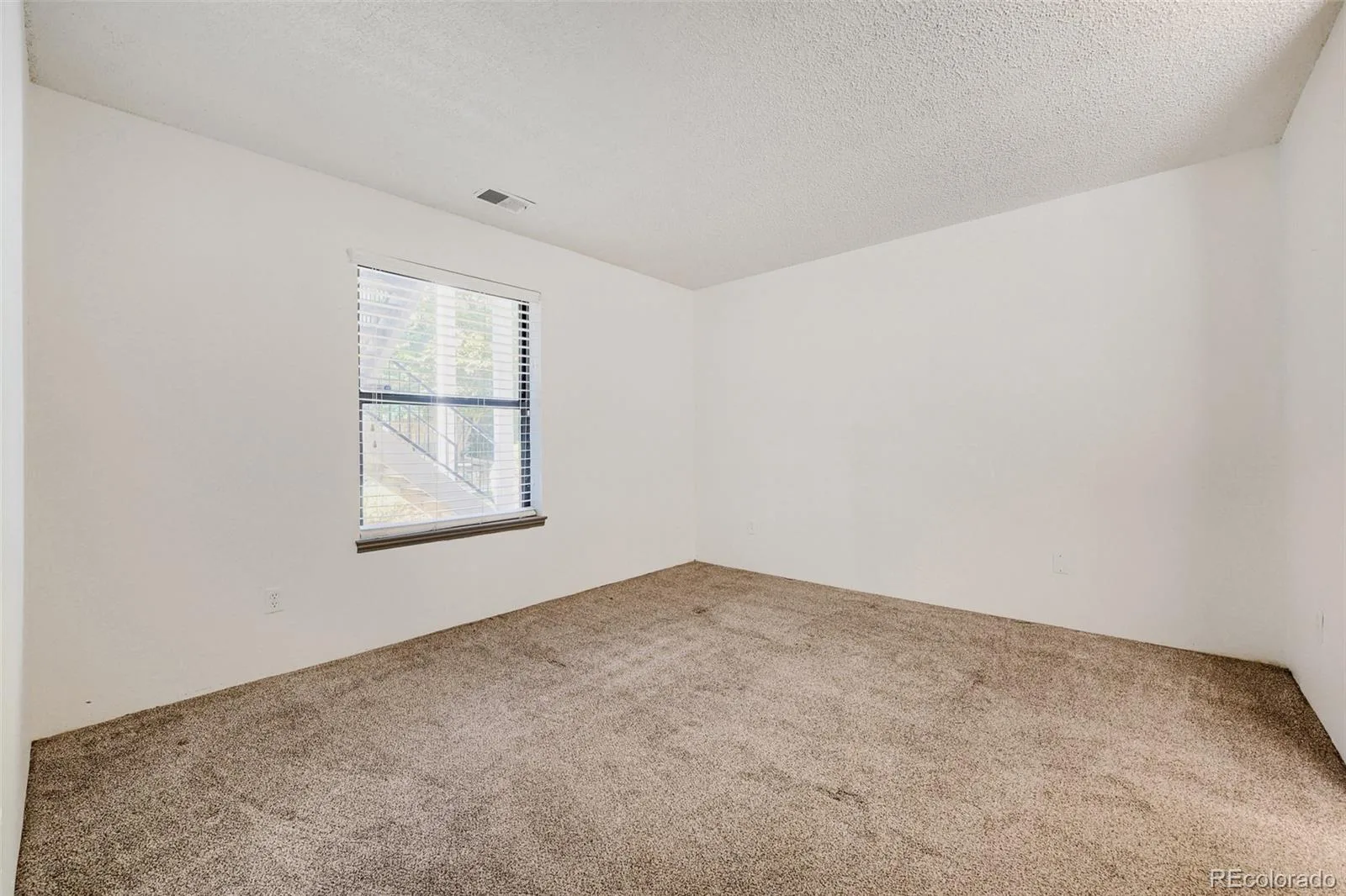 8378 S Upham Way #B106 Littleton CO 80128 | MLS #REC9384851 07302026151736 1600 17