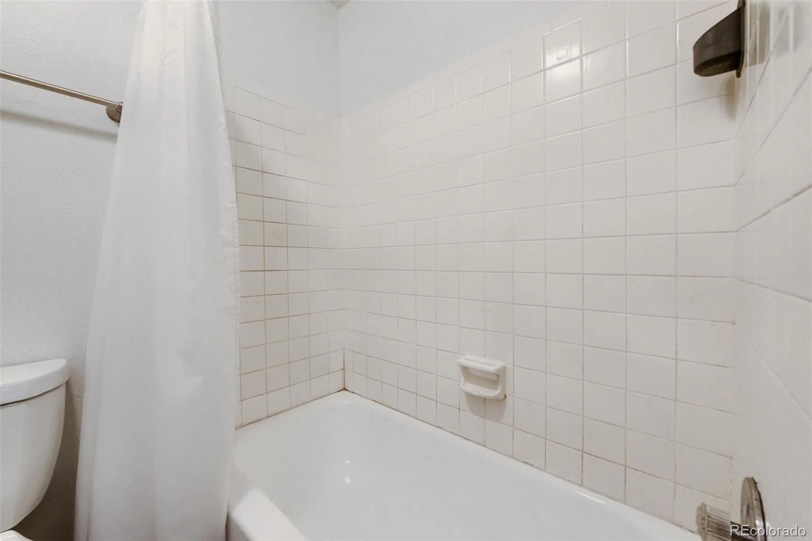 8378 S Upham Way #B106 Littleton CO 80128 | MLS #REC9384851 07302026151736 1600 22