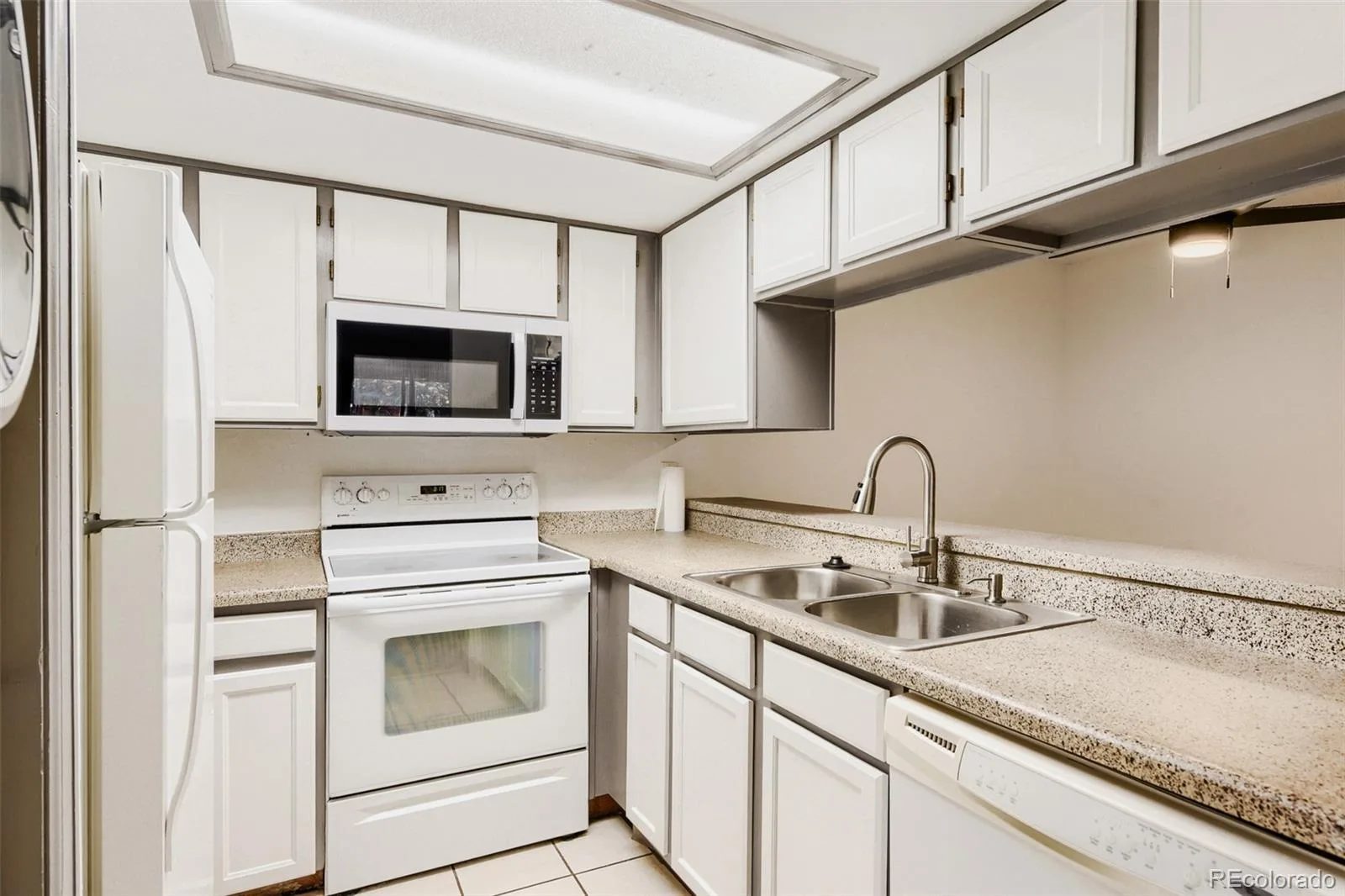 8378 S Upham Way #B106 Littleton CO 80128 | MLS #REC9384851 07302026151736 1600 9