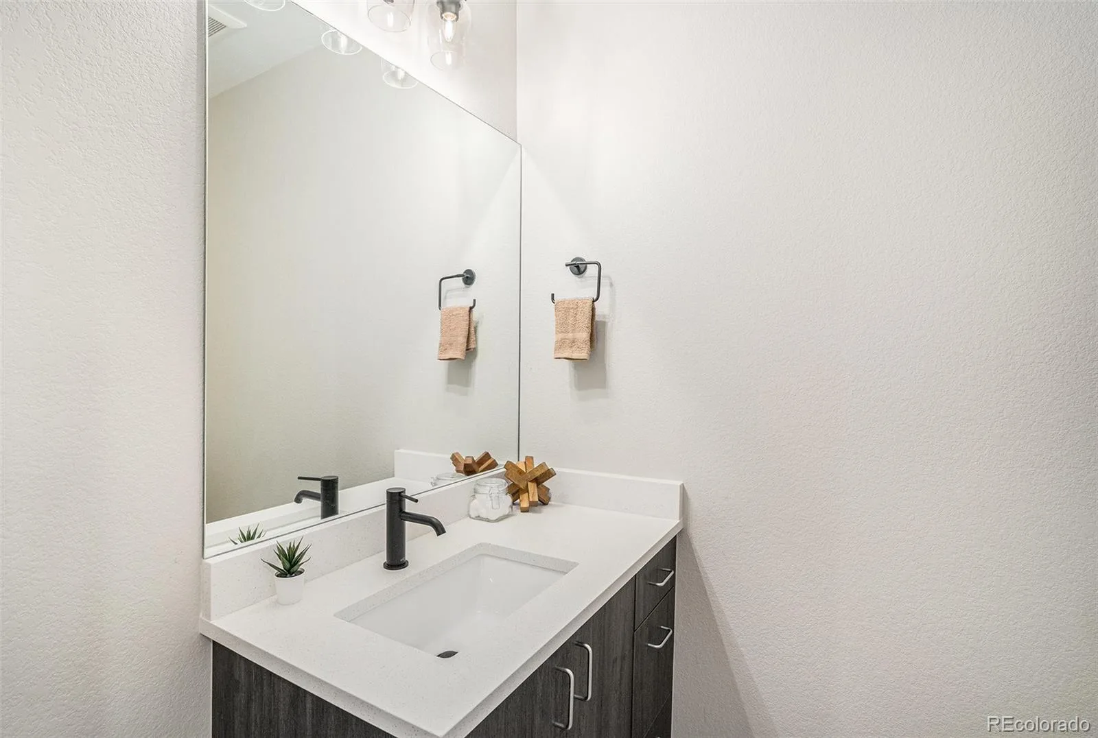 1074 Knox Court #A Denver CO 80204 | MLS #REC9386314 10022026150611 1600 10