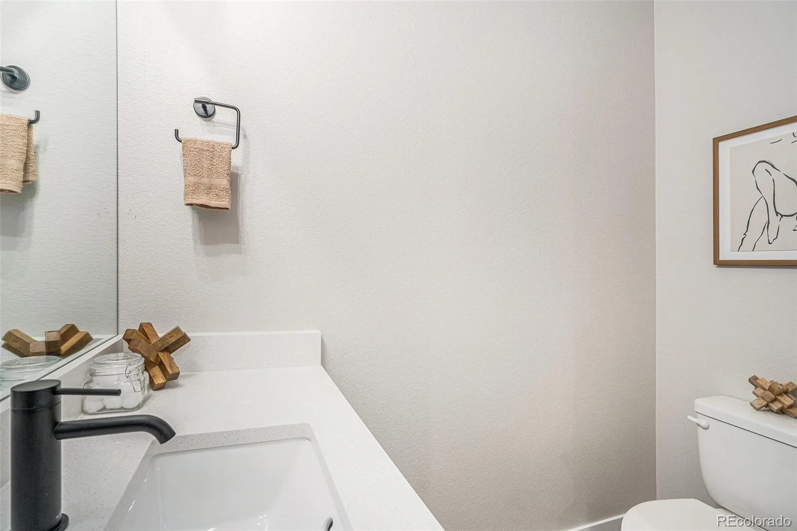 1074 Knox Court #A Denver CO 80204 | MLS #REC9386314 10022026150611 1600 11