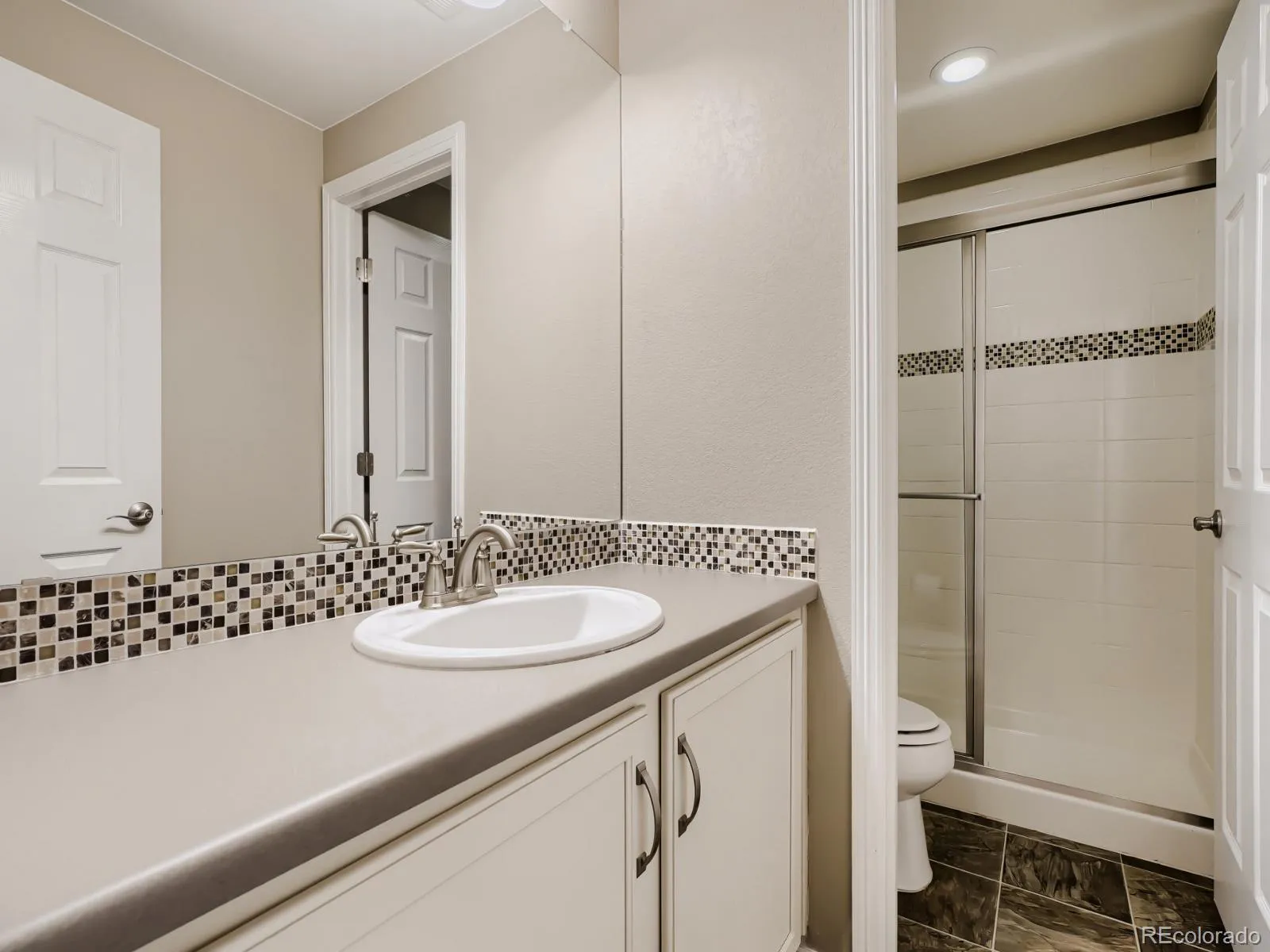 8450 S Biloxi Court Aurora CO 80016 MLS #REC9388603 05282026060429 1600 23