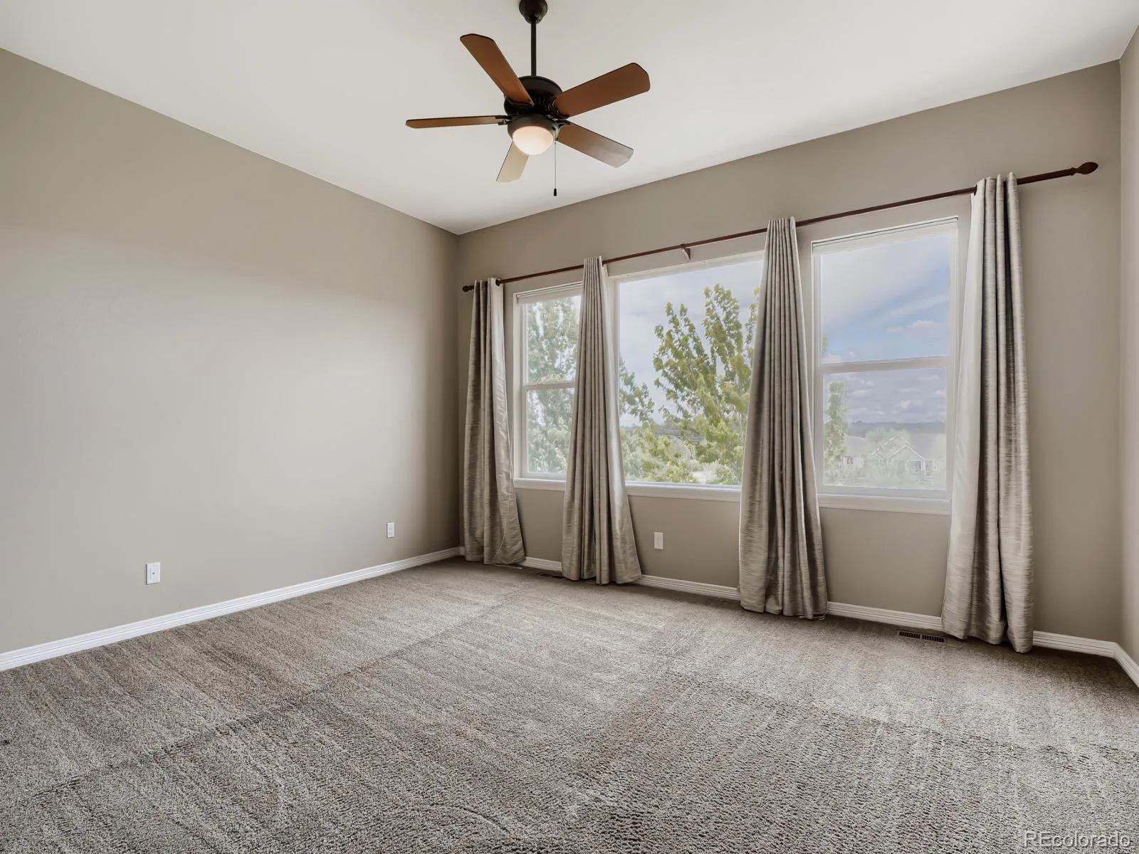 8450 S Biloxi Court Aurora CO 80016 | MLS #REC9388603 08042026200539 1600 10