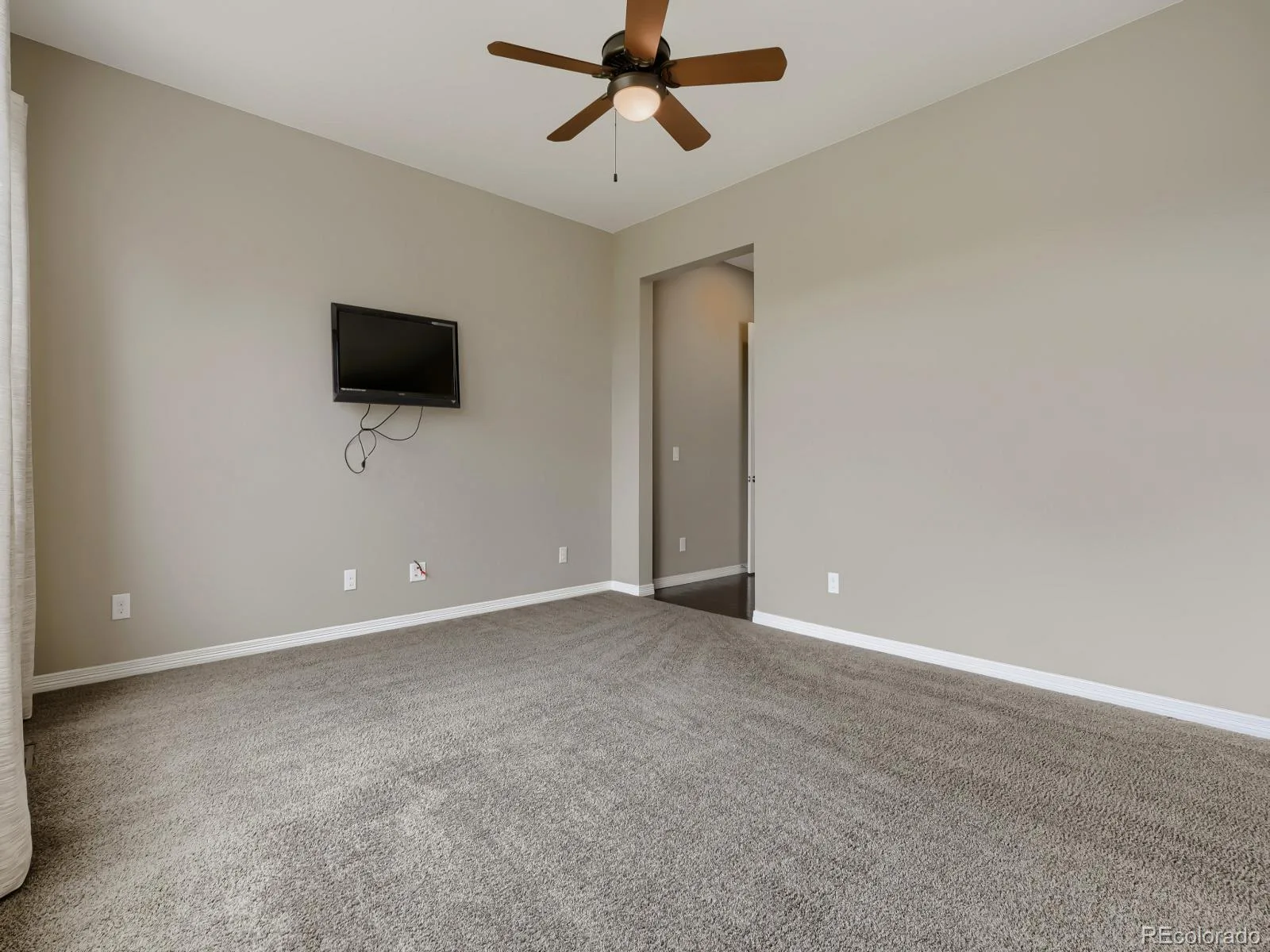 8450 S Biloxi Court Aurora CO 80016 | MLS #REC9388603 08042026200539 1600 12