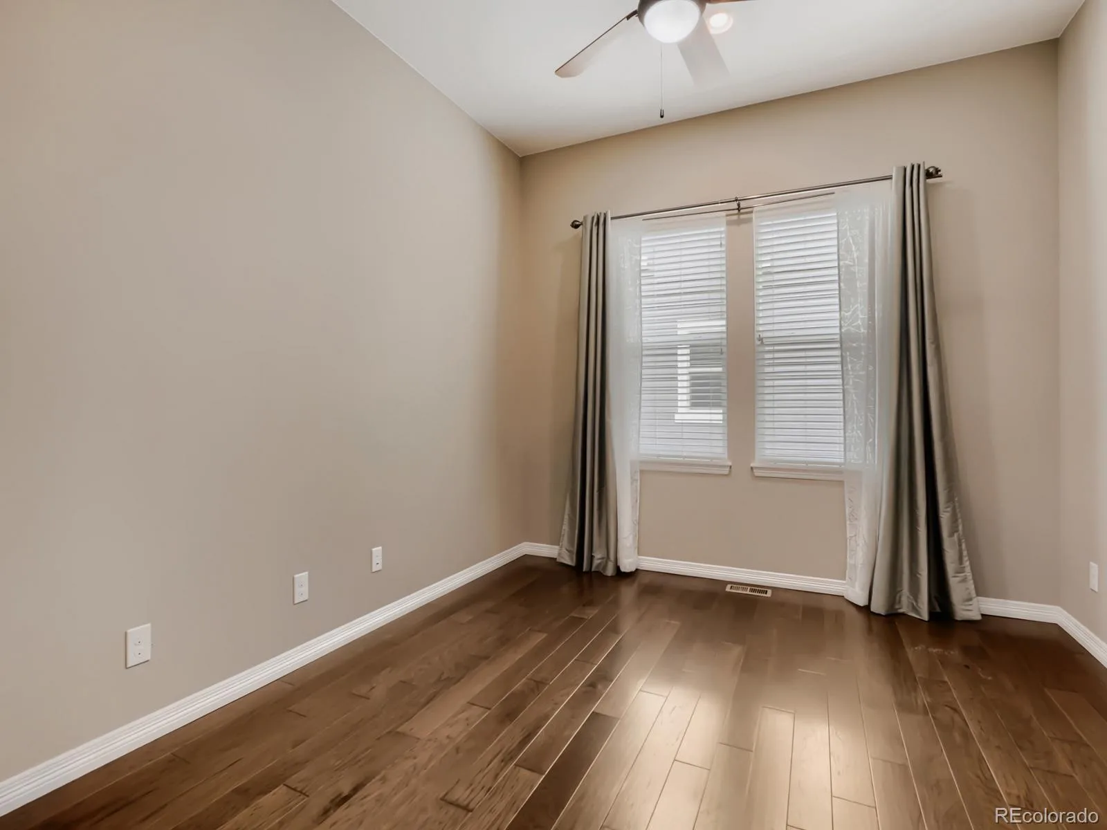 8450 S Biloxi Court Aurora CO 80016 | MLS #REC9388603 08042026200539 1600 17