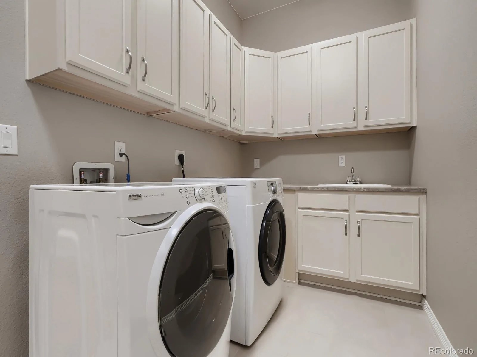 8450 S Biloxi Court Aurora CO 80016 | MLS #REC9388603 08042026200539 1600 29