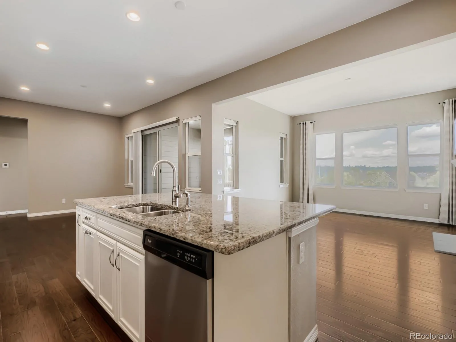 8450 S Biloxi Court Aurora CO 80016 | MLS #REC9388603 08042026200539 1600 3