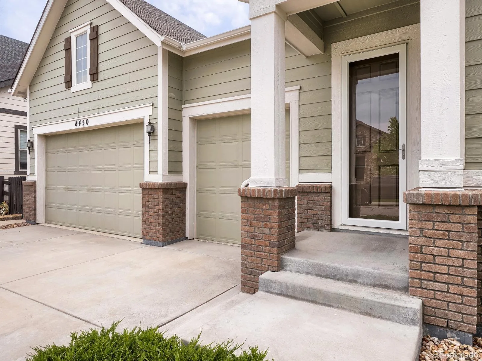 8450 S Biloxi Court Aurora CO 80016 | MLS #REC9388603 08042026200539 1600 35