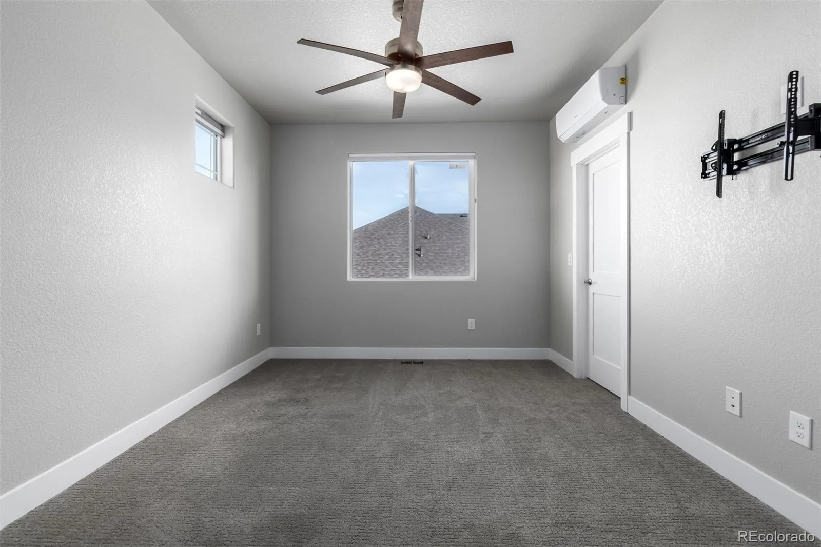 23814 E 36th Place Aurora CO 80019 | MLS #REC9389275 08202026011222 1600 25