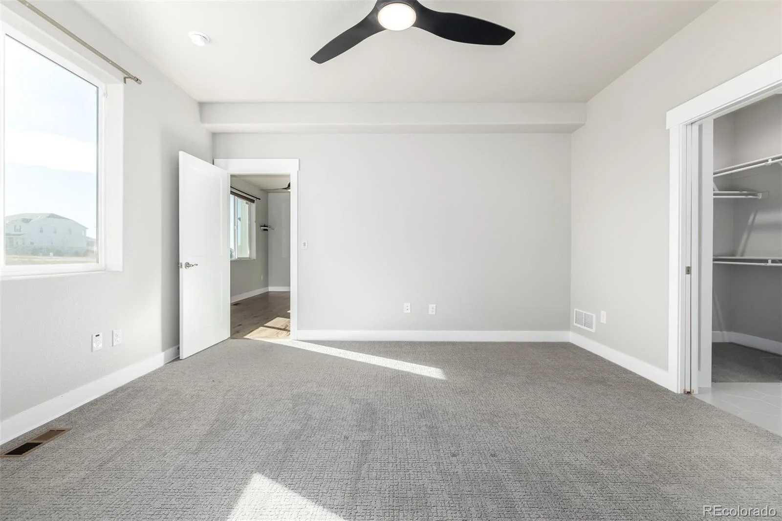23814 E 36th Place Aurora CO 80019 | MLS #REC9389275 08202026011222 1600 28