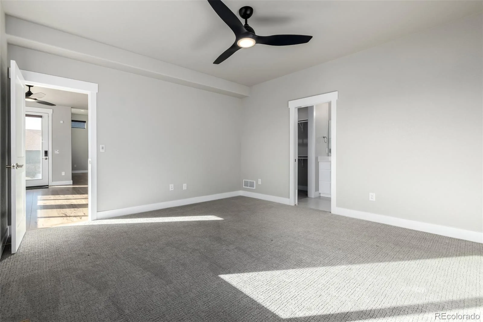 23814 E 36th Place Aurora CO 80019 | MLS #REC9389275 08202026011222 1600 31