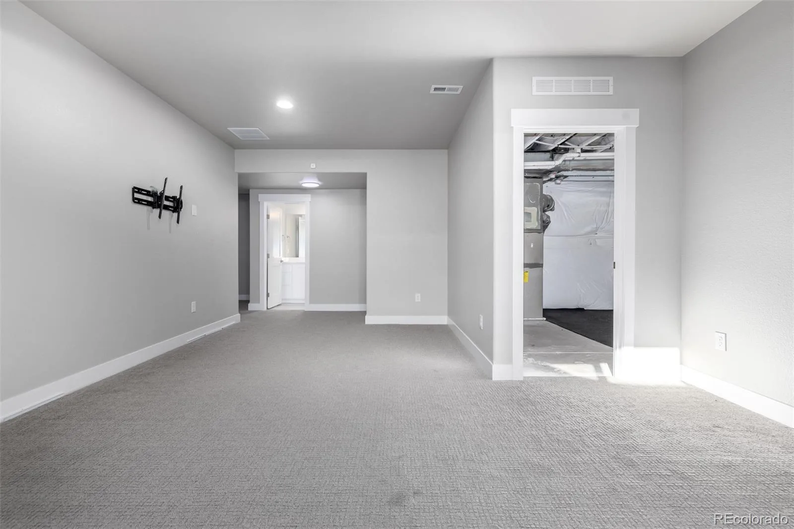 23814 E 36th Place Aurora CO 80019 | MLS #REC9389275 08202026011222 1600 43