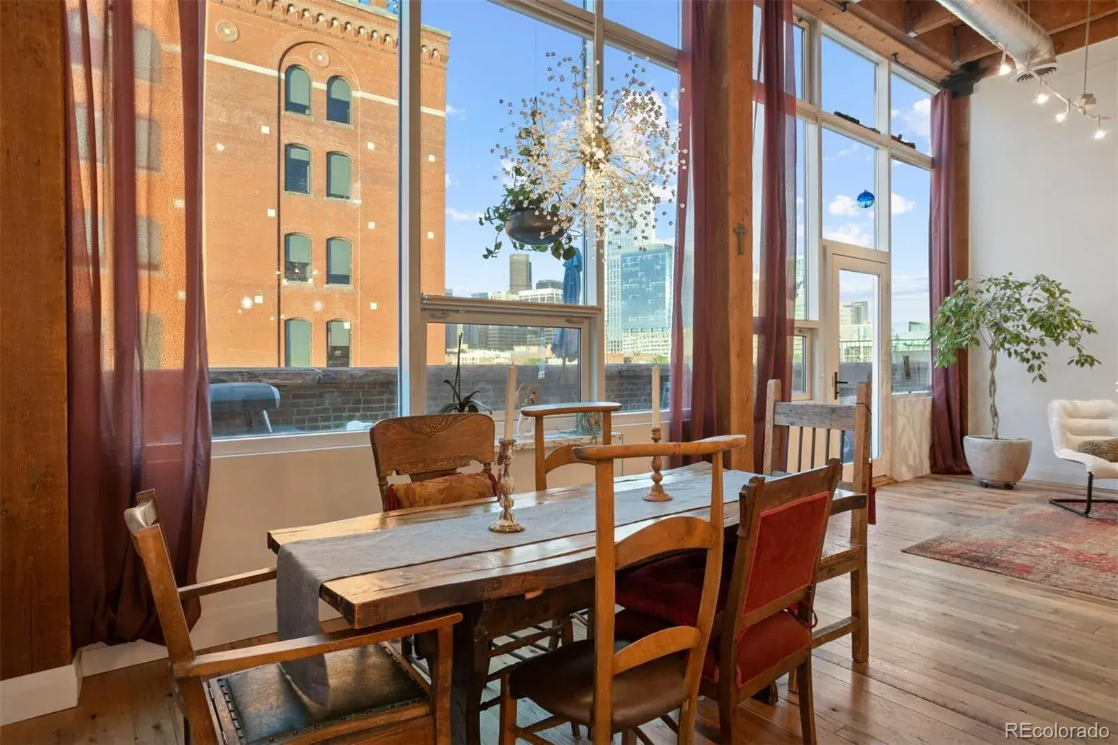 12102025222222 1600 19