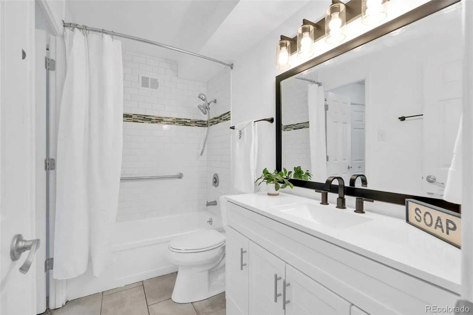 9300 E Center Avenue #7A Denver CO 80247 MLS #REC9393742 03202026225611 1600 24