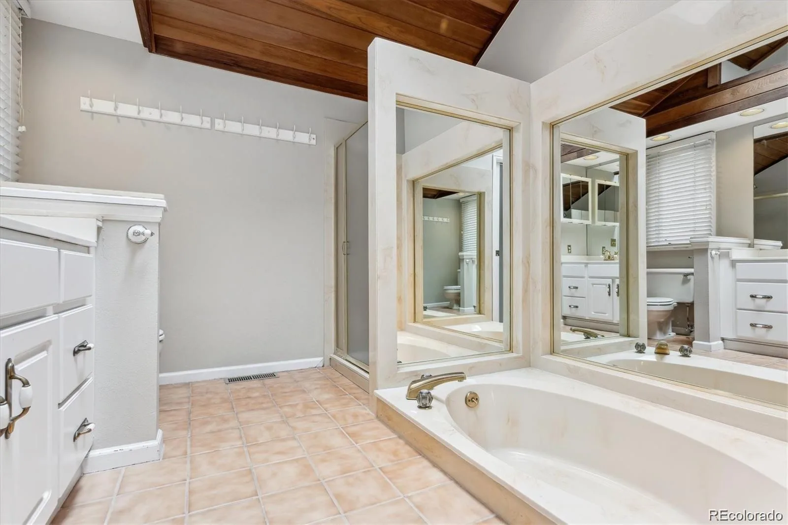 6140 W Evans Place Lakewood CO 80227 MLS #REC9397957 06252026014648 1600 17