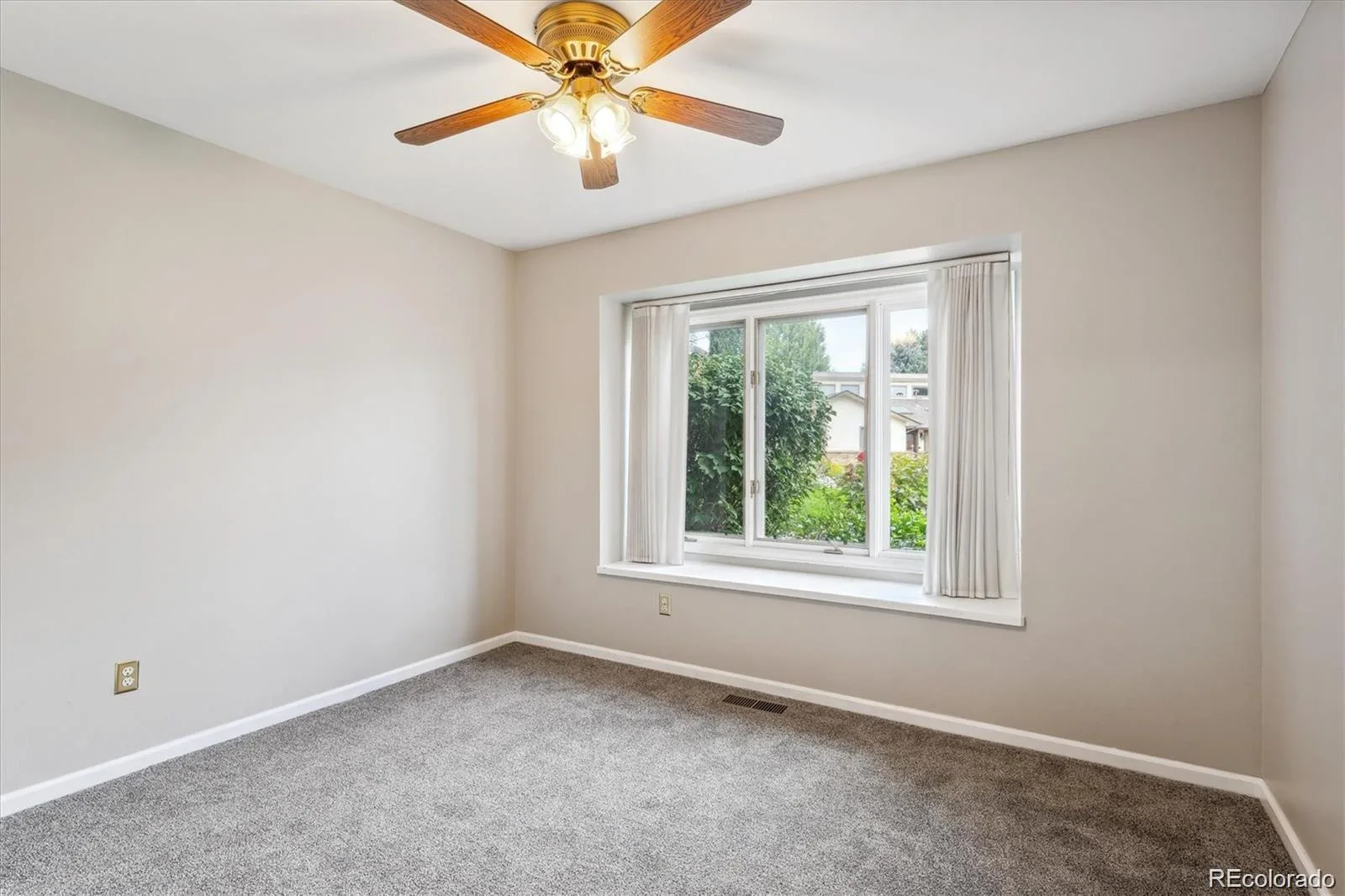 6140 W Evans Place Lakewood CO 80227 MLS #REC9397957 06252026014648 1600 18