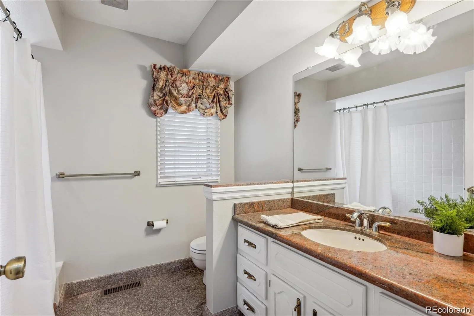 6140 W Evans Place Lakewood CO 80227 MLS #REC9397957 06252026014648 1600 20