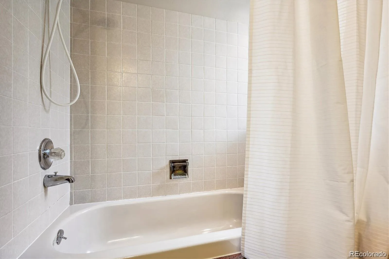 6140 W Evans Place Lakewood CO 80227 MLS #REC9397957 06252026014648 1600 21