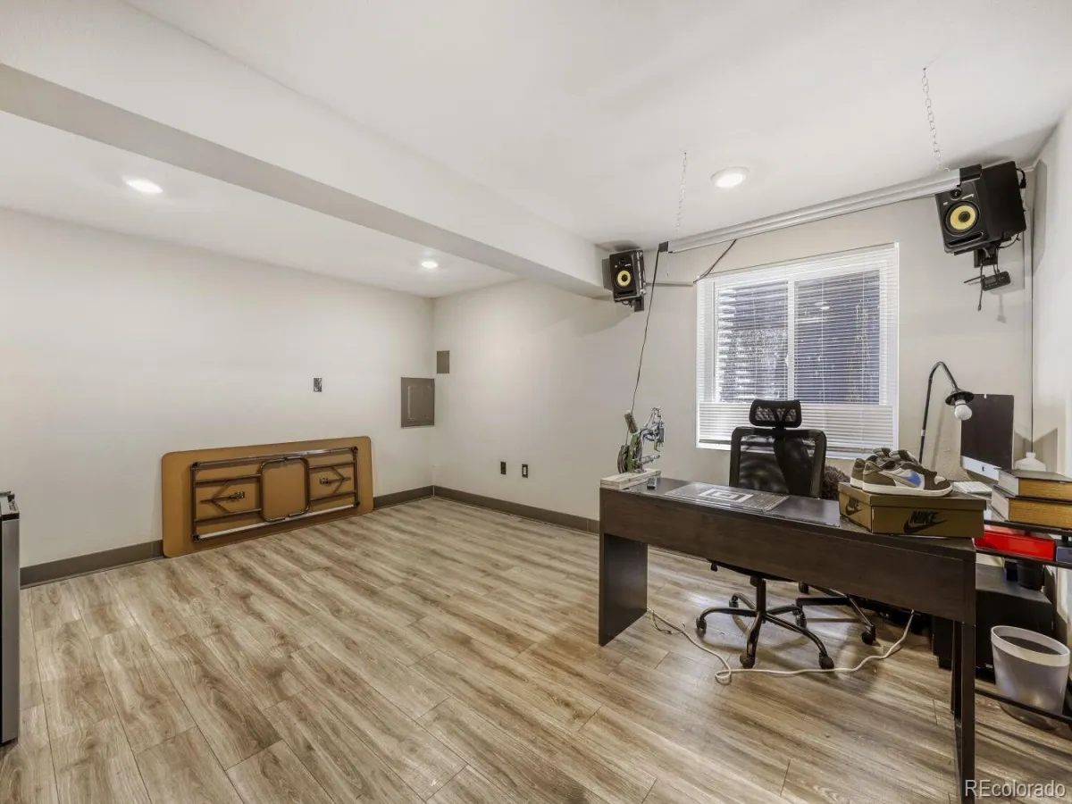 5849 S Jebel Way Aurora CO 80015 | MLS #REC9402125 05152026201614 1200 23