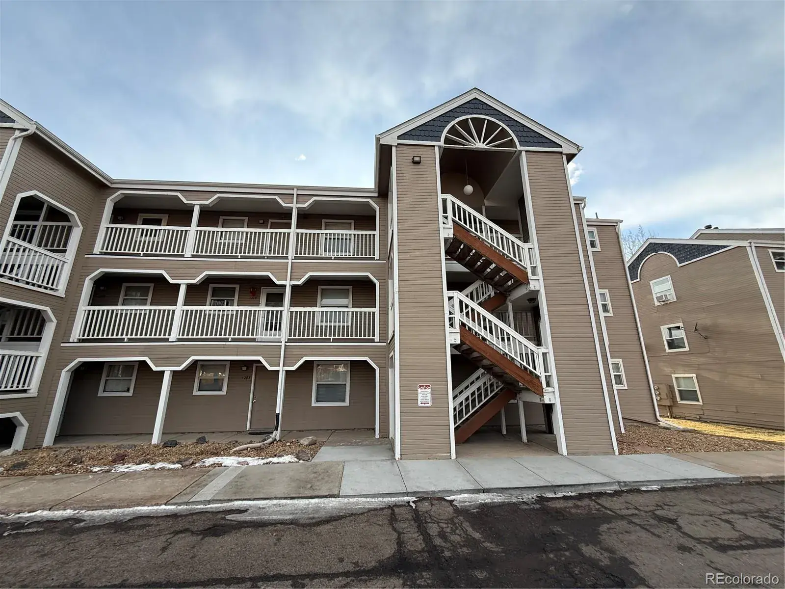 1211 S Gilbert Street Castle Rock CO 80104 | MLS #REC9402796 02142026025125 1600 1