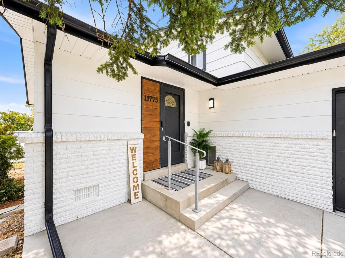 11775 E Virginia Drive Aurora CO 80012 | MLS #REC9404923 MLS #REC9404923 image #0