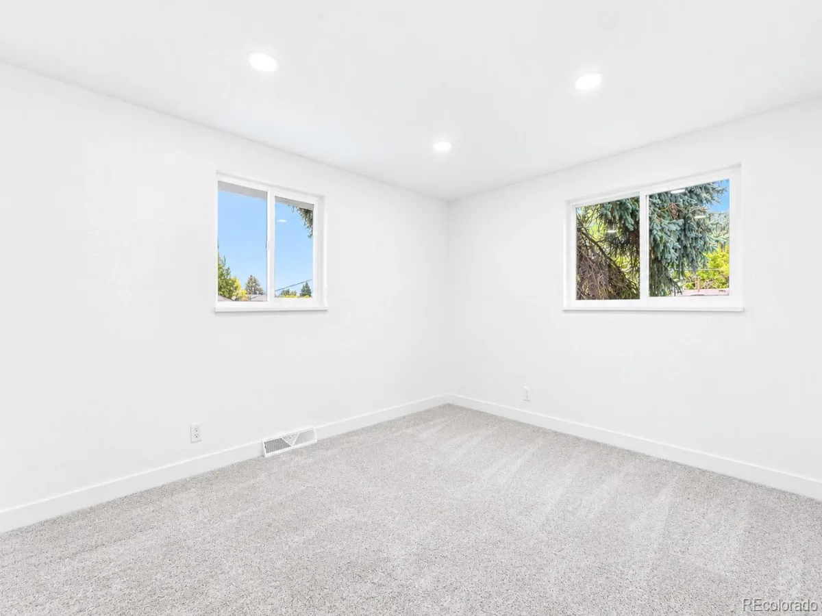 11775 E Virginia Drive Aurora CO 80012 | MLS #REC9404923 10142026020257 1200 24