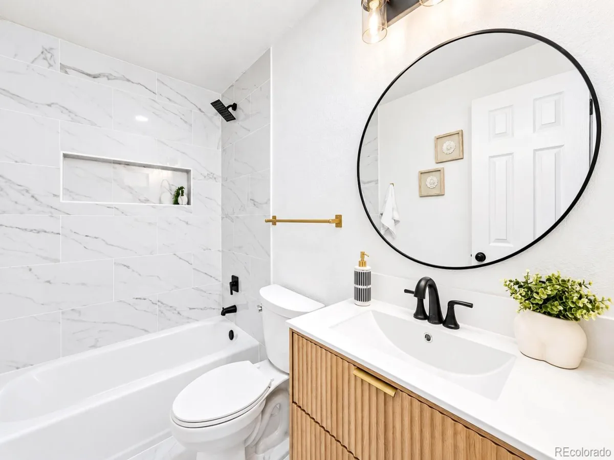11775 E Virginia Drive Aurora CO 80012 | MLS #REC9404923 10142026020257 1200 25
