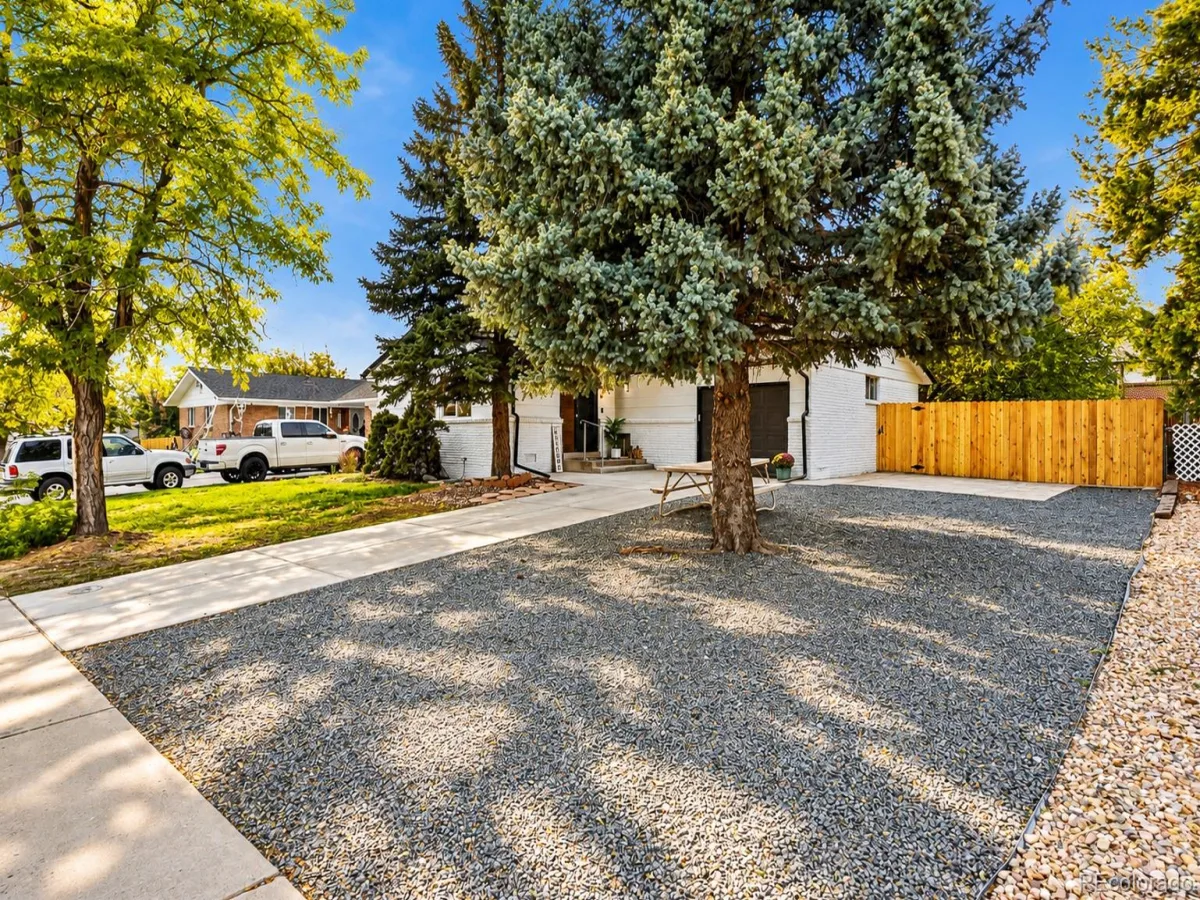 11775 E Virginia Drive Aurora CO 80012 | MLS #REC9404923 10142026020257 1200 28