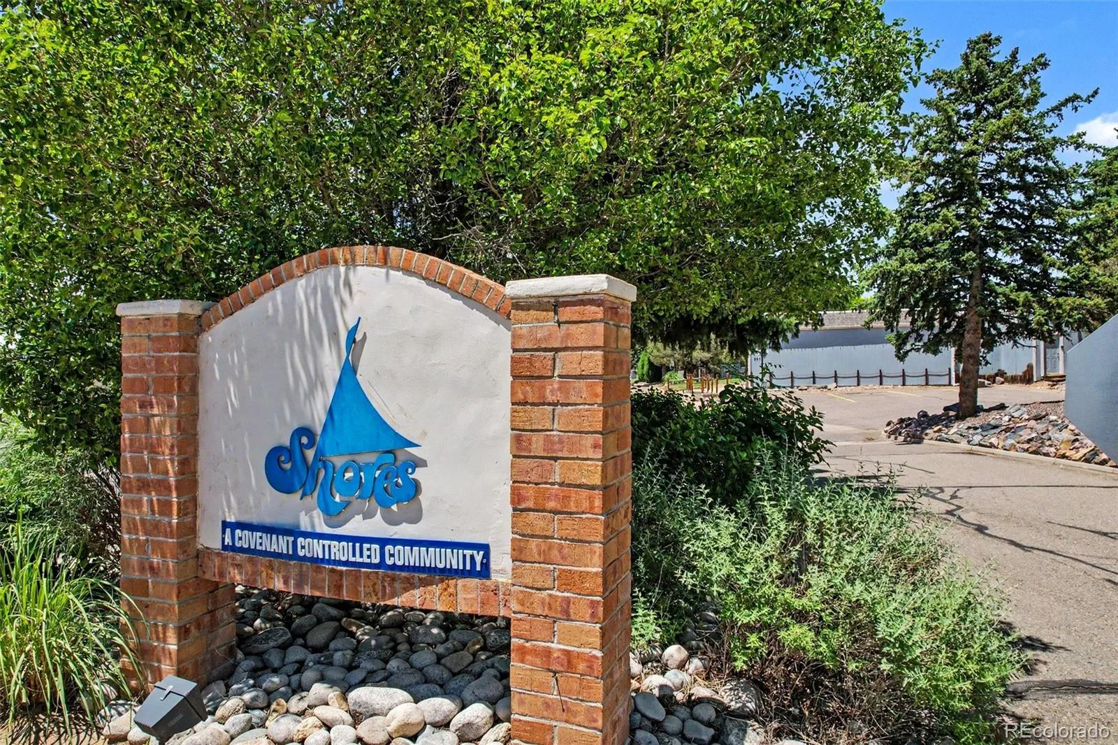 2740 S Kenton Court Aurora CO 80014 | MLS #REC9404943 08142026185238 1600 23