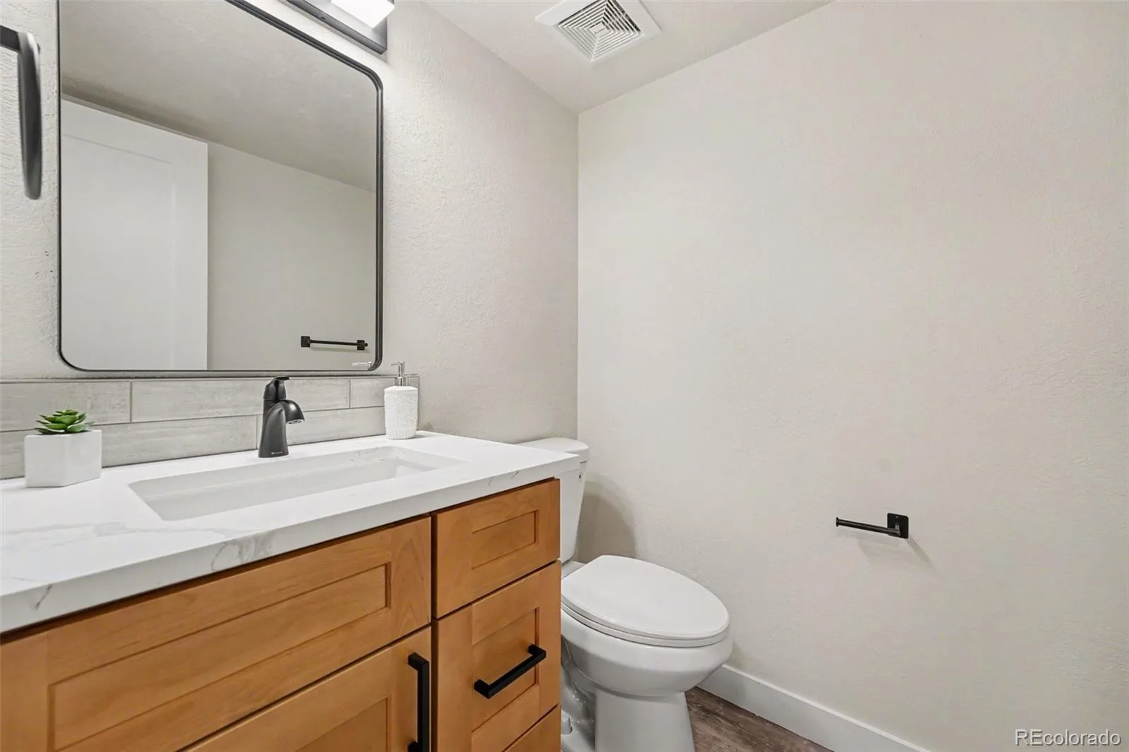 2740 S Kenton Court Aurora CO 80014 | MLS #REC9404943 08142026185238 1600 9