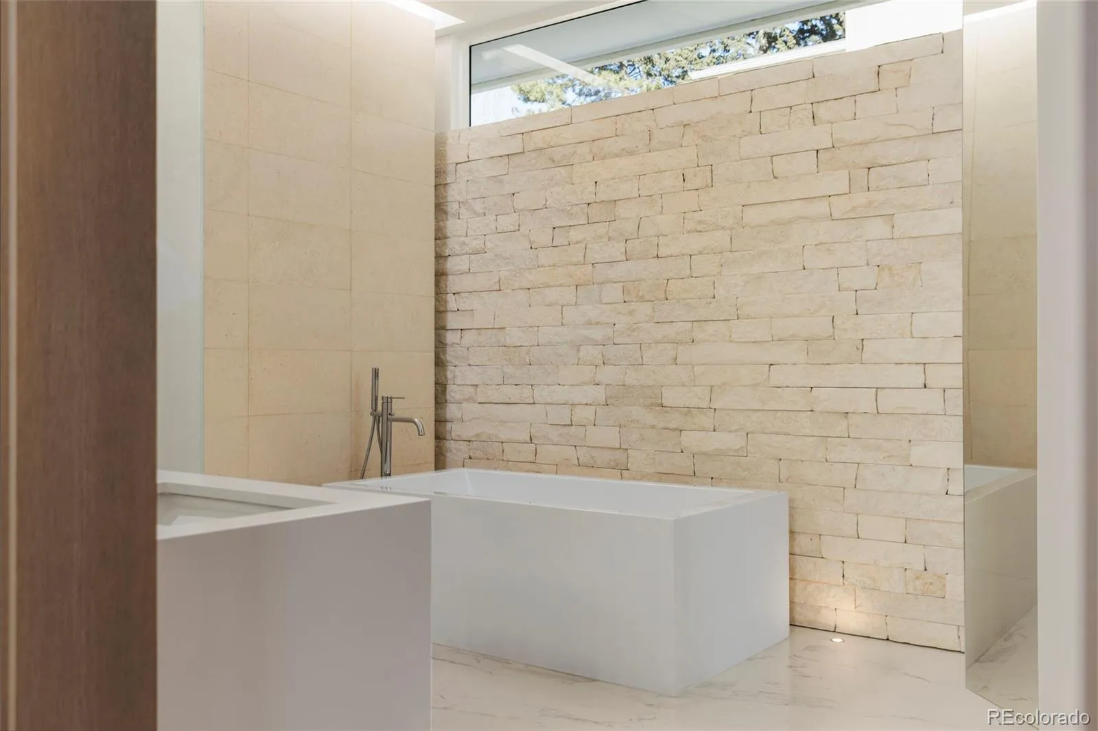 04092026045222 1600 25