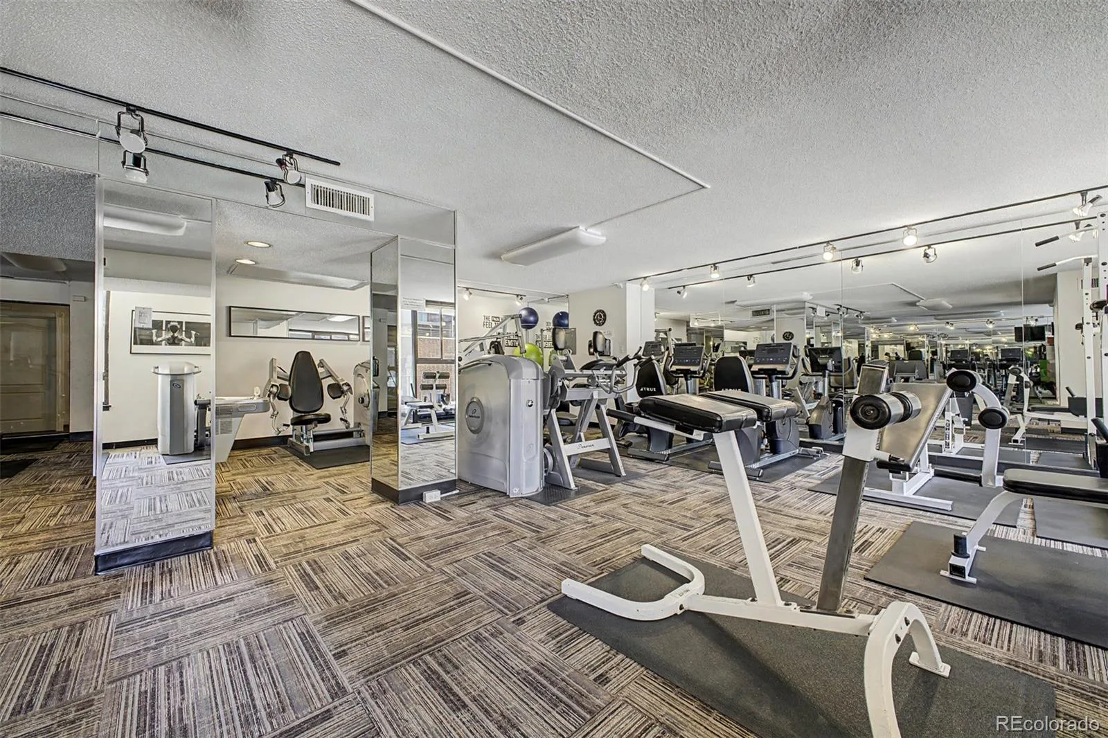 1020 15th Street #215 Denver CO 80202 MLS #REC9409328 06152026194812 1600 27