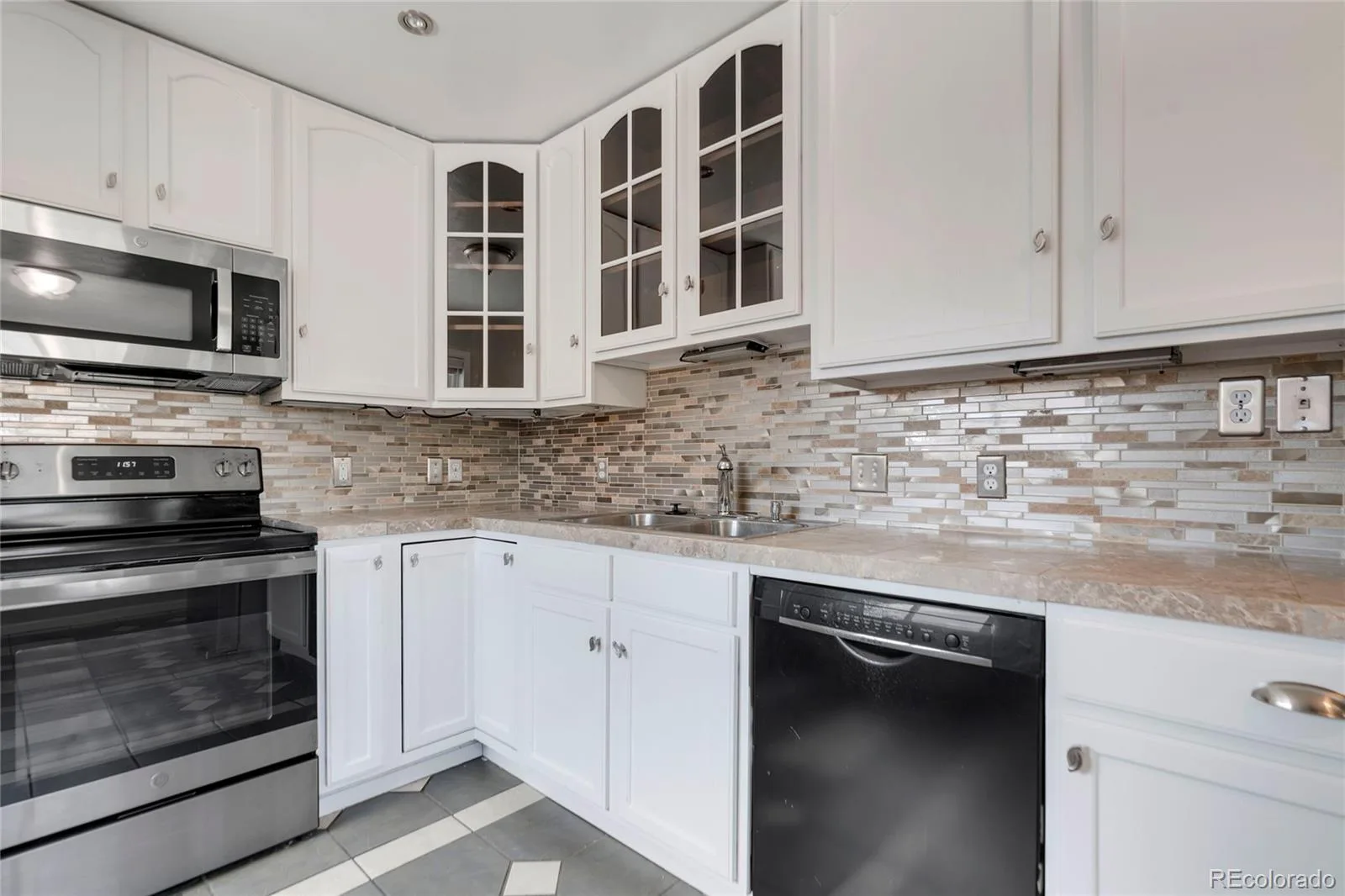 1560 Pueblo Court Thornton CO 80229 | MLS #REC9410339 07152026214602 1600 11
