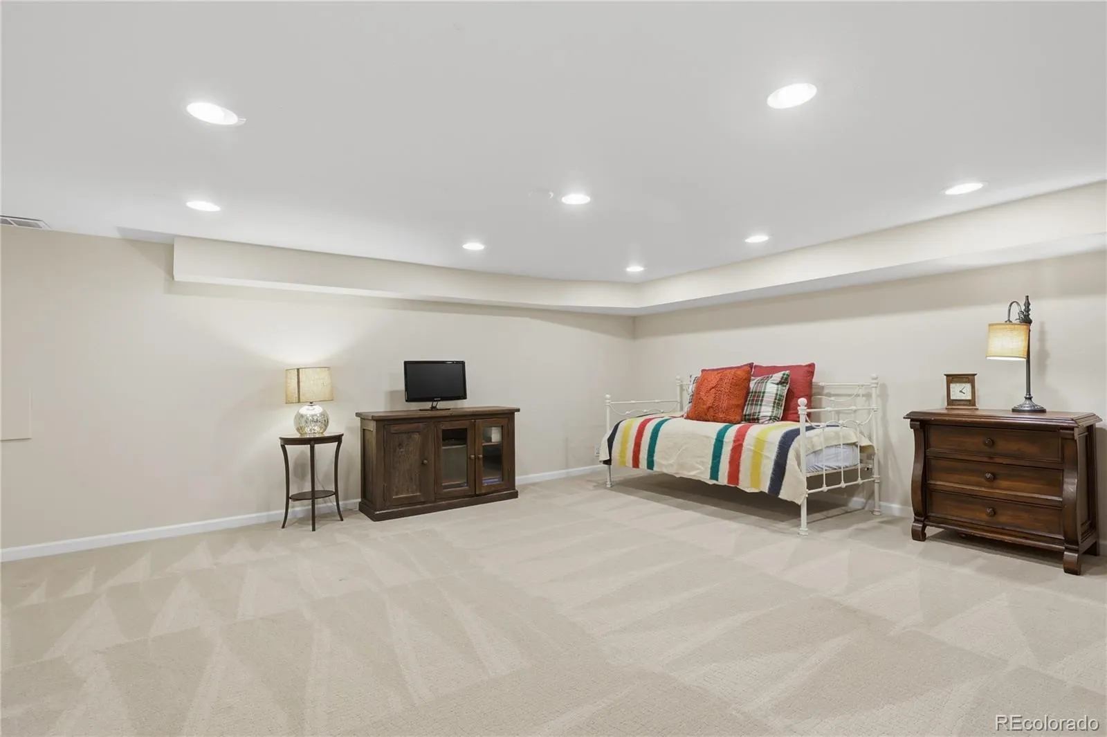 04082026130548 1600 35