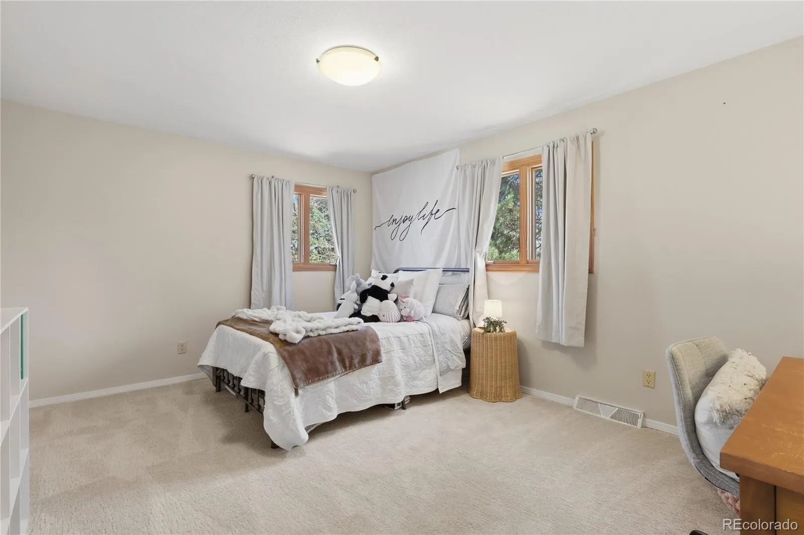 5812 S Geneva Street Greenwood Village CO 80111 MLS #REC9412196 05052026235501 1600 36