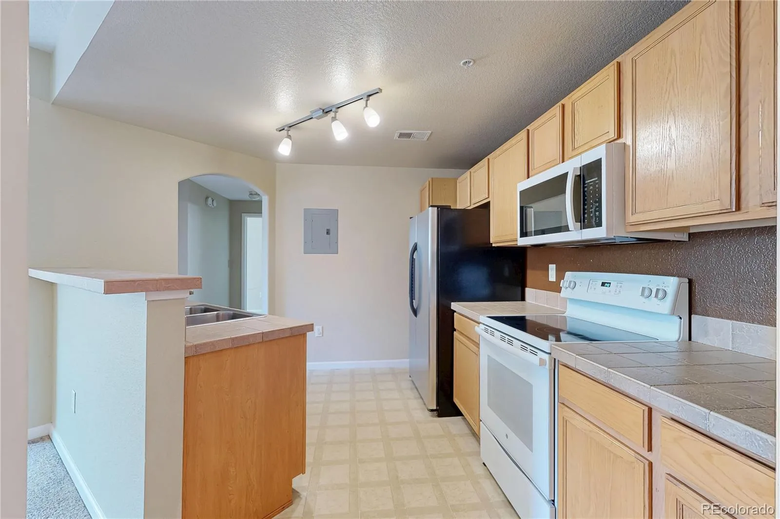 5703 N Gibralter Way #205 Aurora CO 80019 | MLS #REC9414694 08192026214755 1600 14