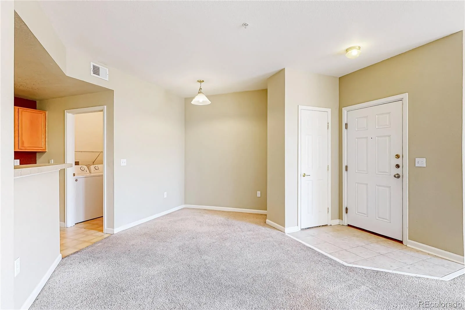 5703 N Gibralter Way #205 Aurora CO 80019 | MLS #REC9414694 08192026214755 1600 16