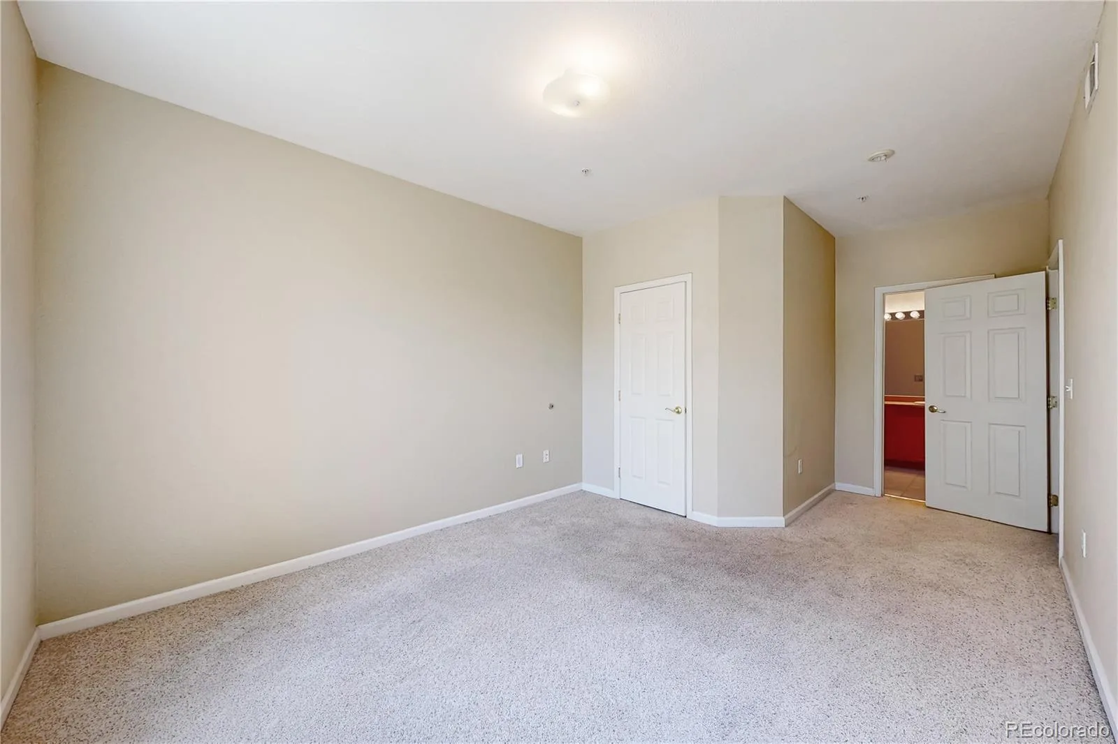 5703 N Gibralter Way #205 Aurora CO 80019 | MLS #REC9414694 08192026214755 1600 19