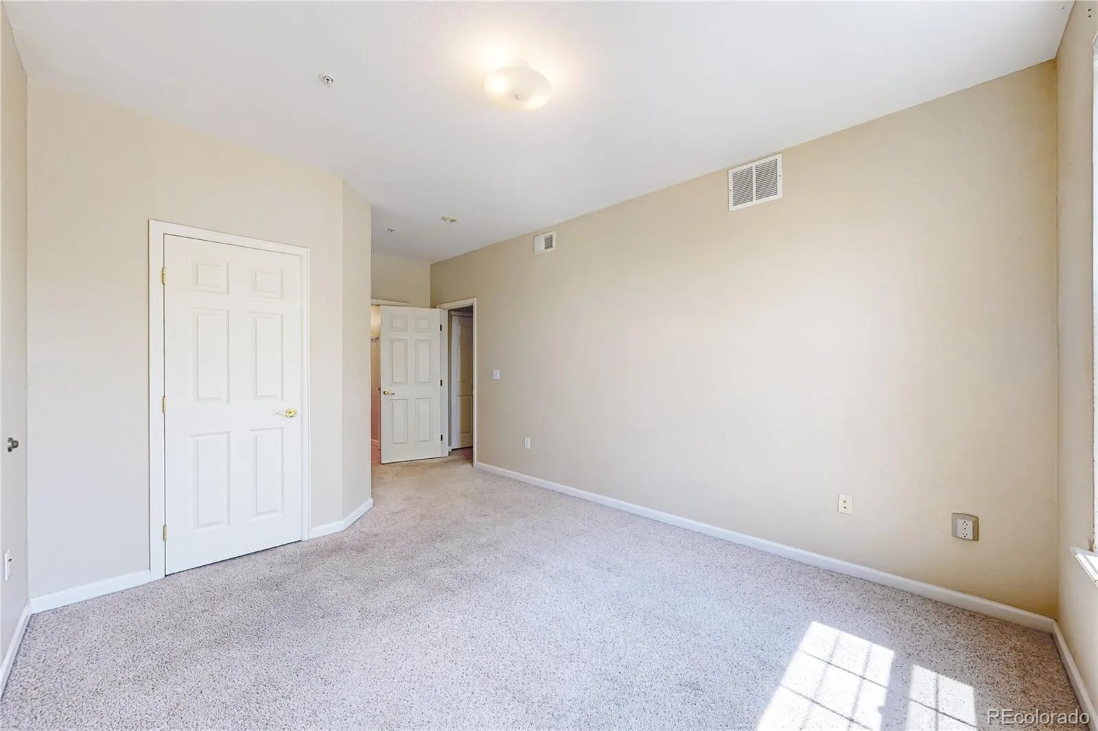 5703 N Gibralter Way #205 Aurora CO 80019 | MLS #REC9414694 08192026214755 1600 21