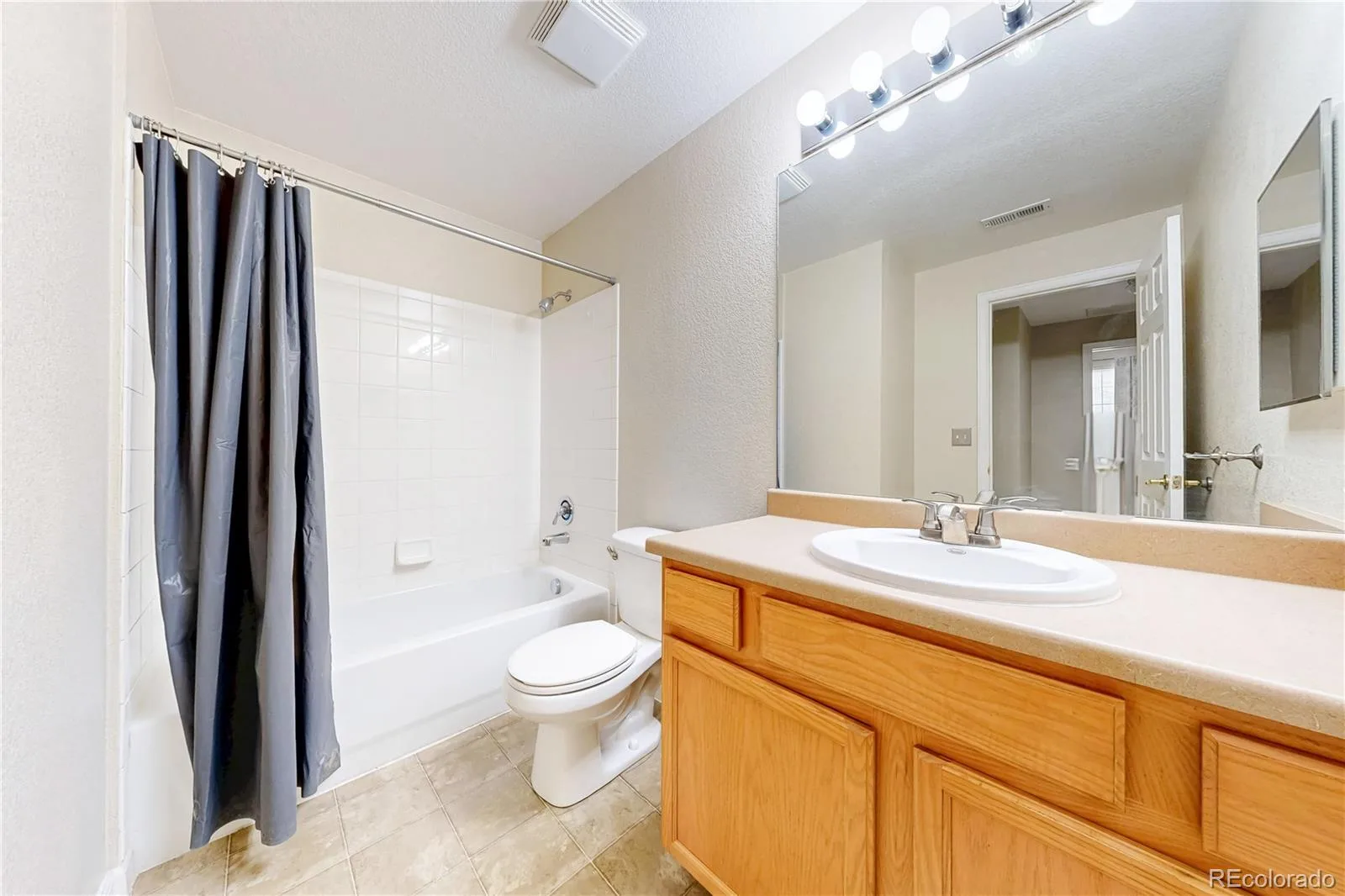 5703 N Gibralter Way #205 Aurora CO 80019 | MLS #REC9414694 08192026214755 1600 22
