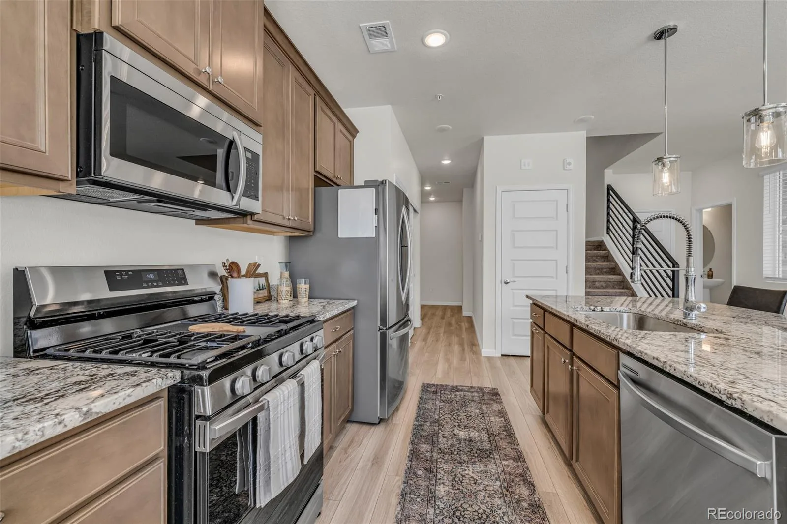 5745 S Buchanan Court #B Aurora CO 80016 | MLS #REC9415026 07162026022439 1600 11
