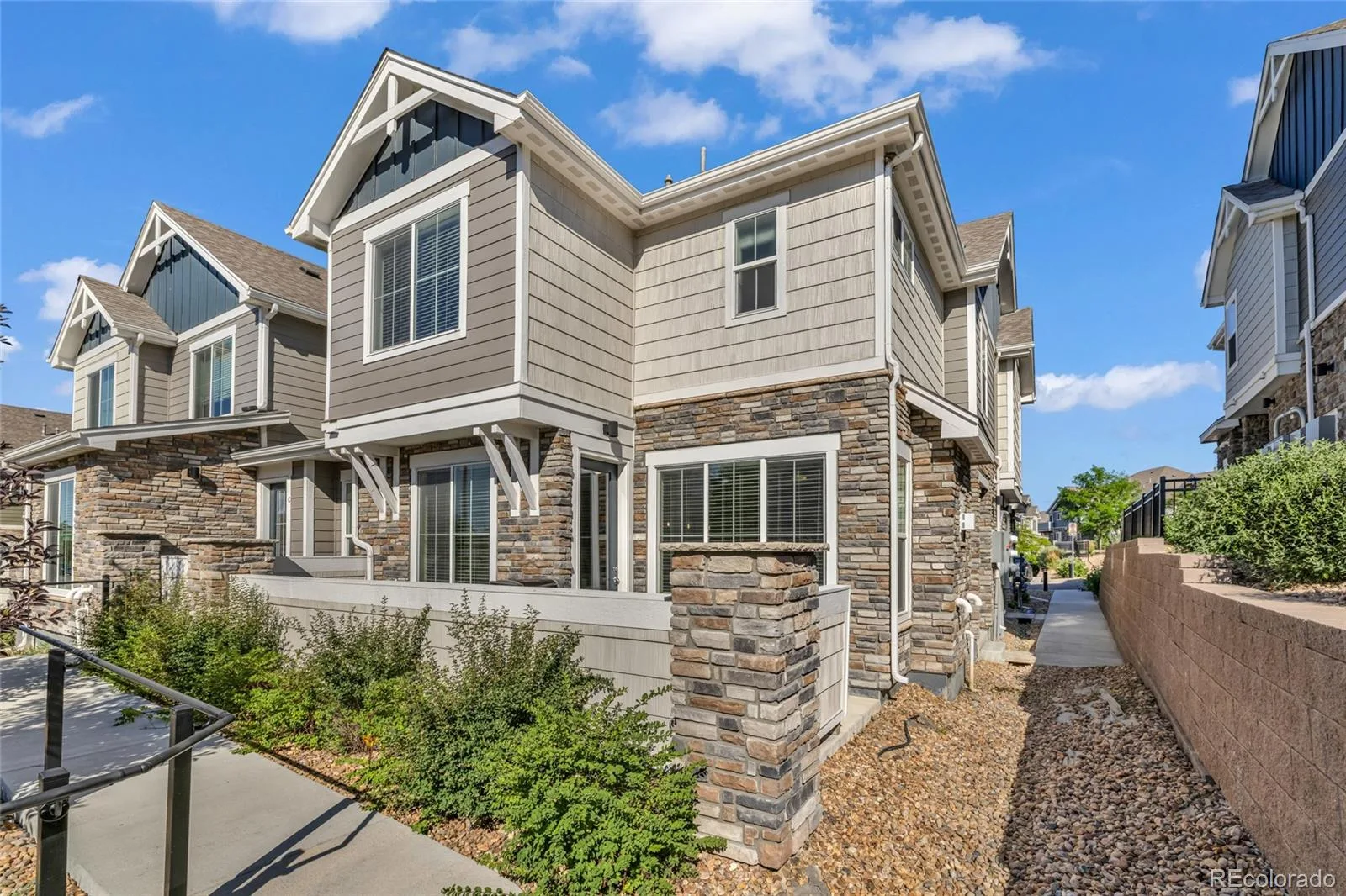 5745 S Buchanan Court #B Aurora CO 80016 | MLS #REC9415026 07162026022439 1600 2