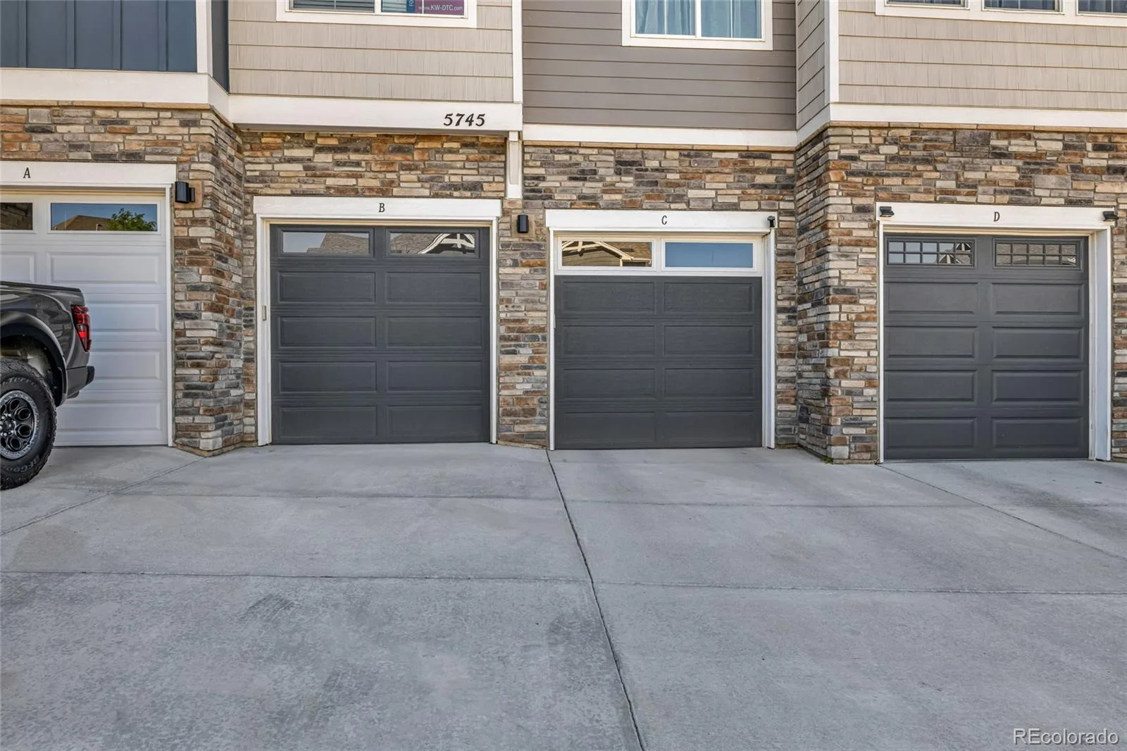 5745 S Buchanan Court #B Aurora CO 80016 | MLS #REC9415026 07162026022439 1600 25